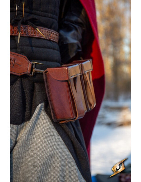 Bolsa de cintura medieval em pele...