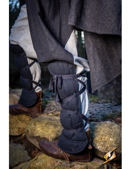 Torresmos acolchoados medievais, pretos