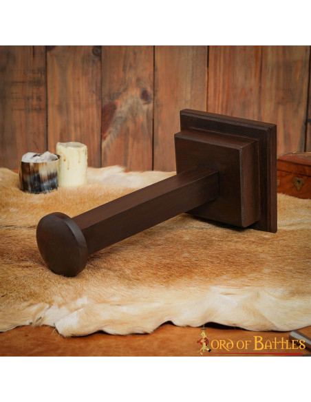 Porta-capacete feito à mão em madeira...