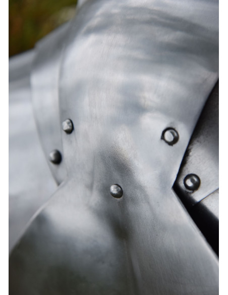 Joelheiras em aço gótico 1,6 mm....