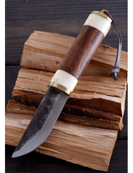 Faca medieval com cabo de osso em aço...
