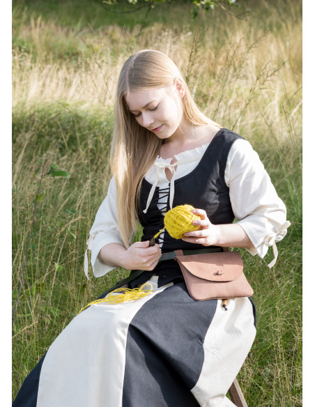 Corpete medieval modelo Tilda em preto