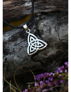 Pingente de prata celta Desenho de nó celta da Trindade 2