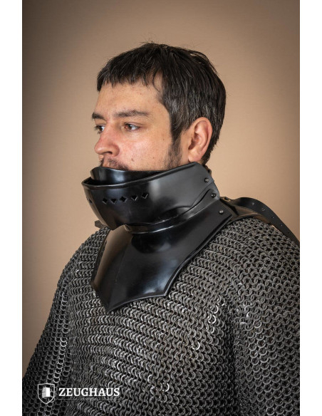 Gorget com Bevor em aço macio escuro