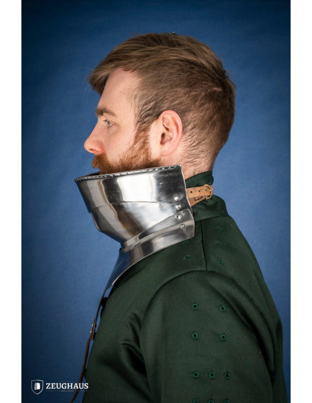 Gorge medieval articulado em aço...