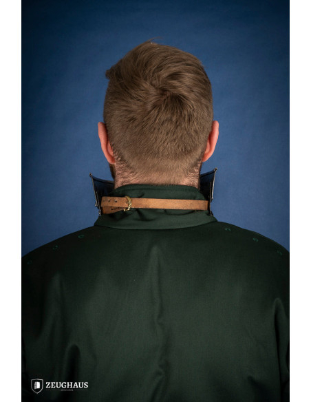 Gorge medieval articulado em aço...