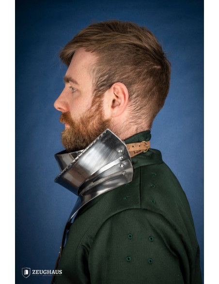 Gorge medieval articulado em aço...