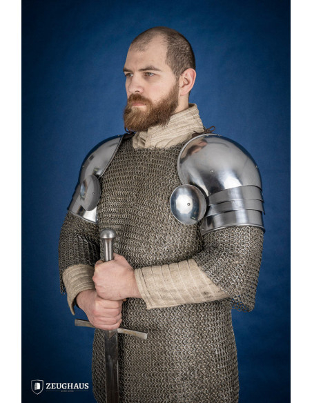 Ombreiras medievais com besagues de...