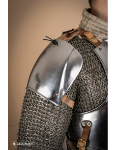 Ombreiras de combate medievais, aço polido de 2,5 mm.