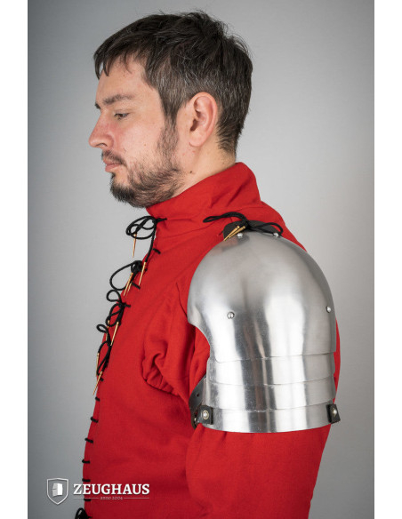 Ombreiras medievais em aço polido do...