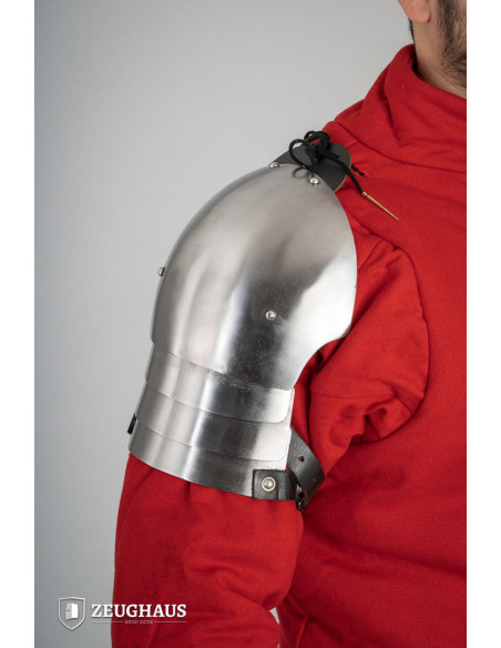 Ombreiras medievais em aço polido do...