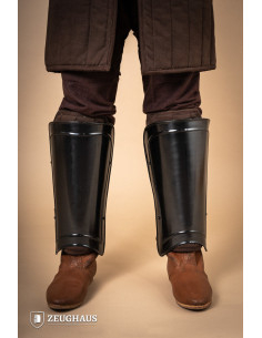 Torresmos de guerreiro medieval em aço polido 2