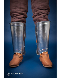 Grevas clássicas para guerreiros em aço polido