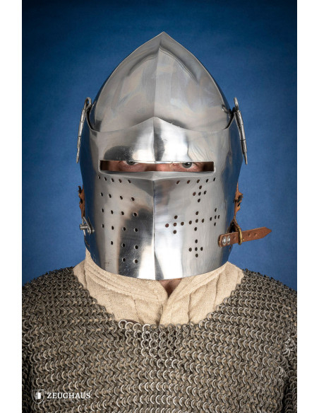 Bacia medieval em aço com trava de...