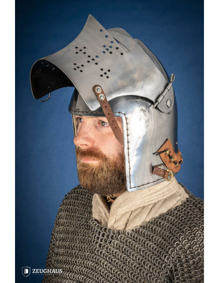 Bacia medieval em aço com trava de...