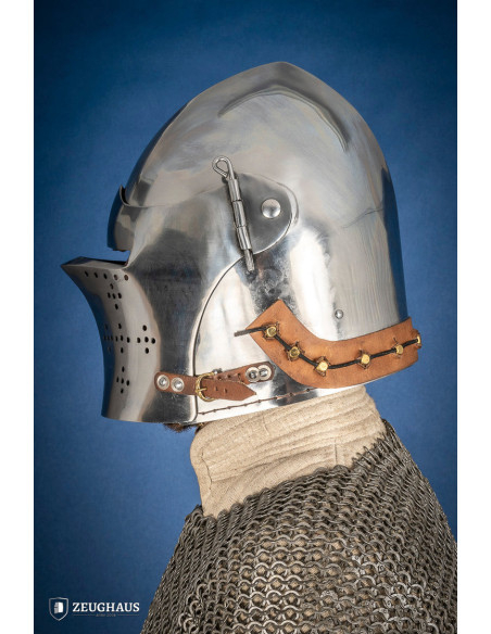 Bacia medieval em aço com trava de...