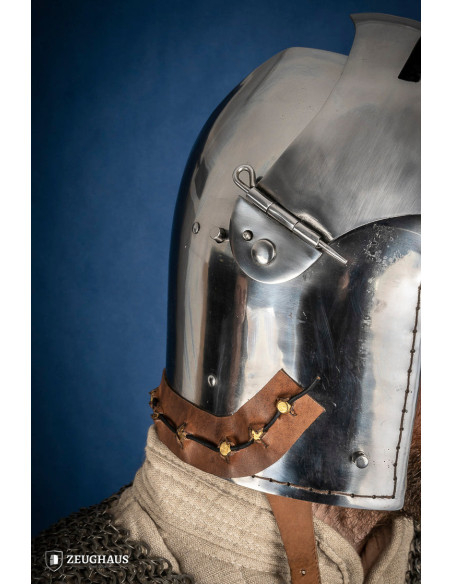 Bacia medieval em aço com trava de...