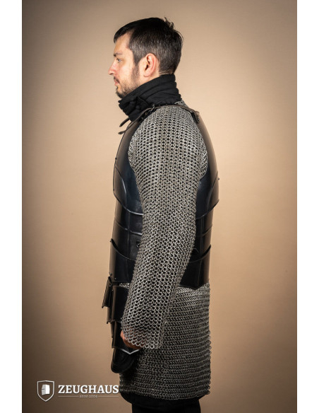 Peitoral medieval em aço macio polido...