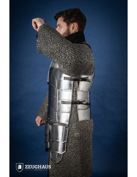 Couraça medieval com alças, modelo...