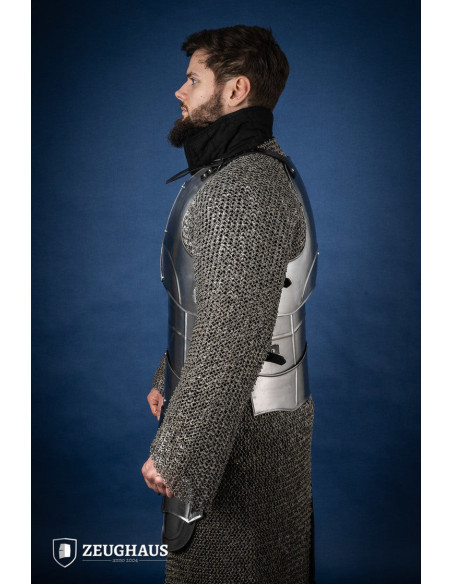Couraça medieval com alças, modelo...