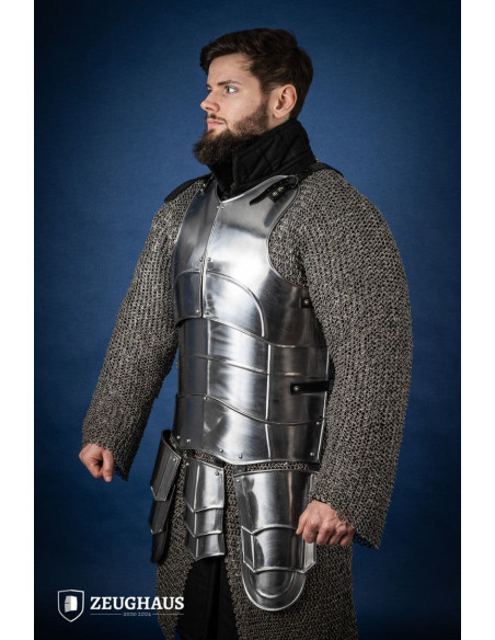 Couraça medieval com alças, modelo...