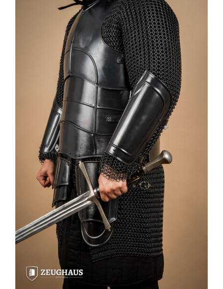 Pulseiras de guerreiro medieval em...