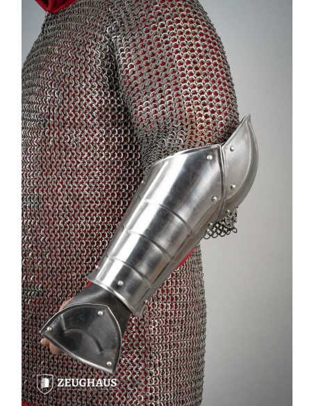 Pulseiras medievais em aço polido...