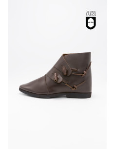 Sapatos medievais com fecho lateral com nó 2