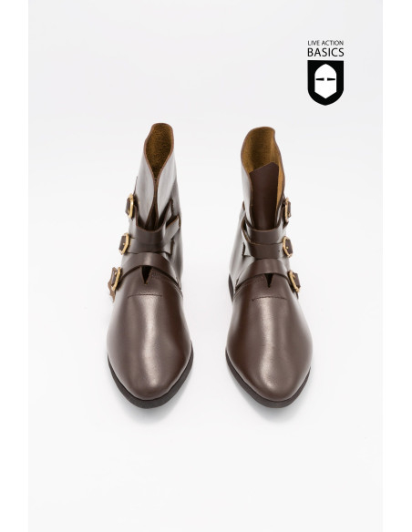 Botas altas medievais com fecho de...