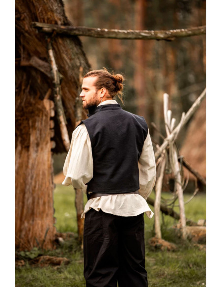 Colete medieval tricotado à mão...