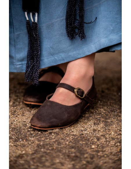 Sapatos femininos medievais modelo...