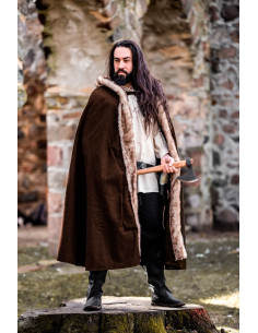 Capa Viking modelo Fjell com pele sintética marrom