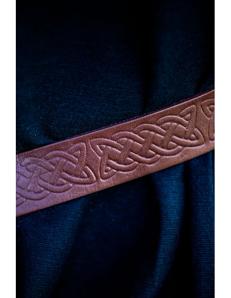 Cinto de couro com estampa celta, cor...