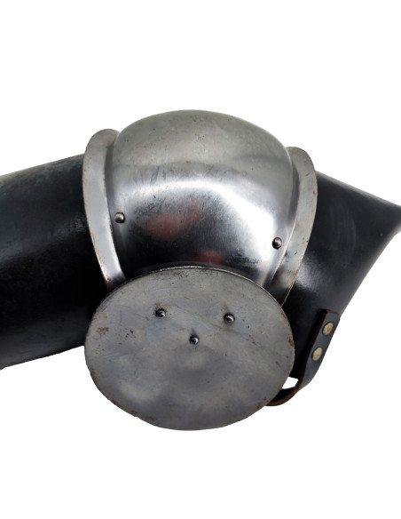 Pernas medievais em couro e aço -...