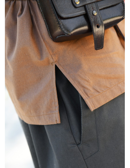 Túnica medieval sem mangas modelo...