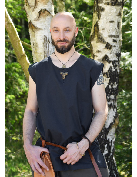 Túnica medieval sem mangas modelo...
