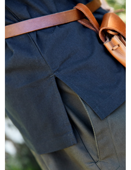 Túnica medieval sem mangas modelo...