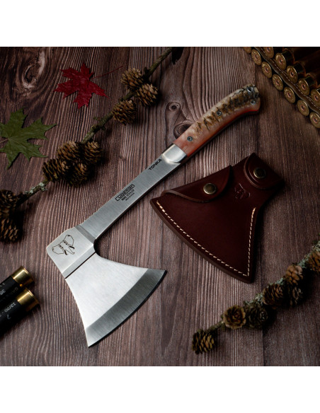 Machado de caça com cabo de chifre