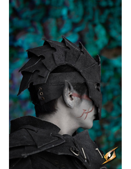 Máscara de assassino em couro...