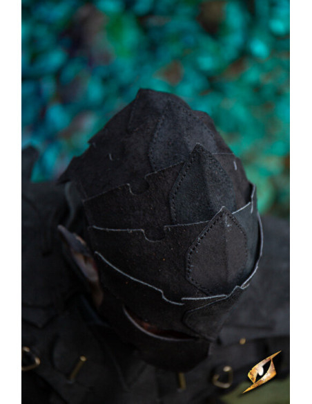 Máscara de assassino em couro...