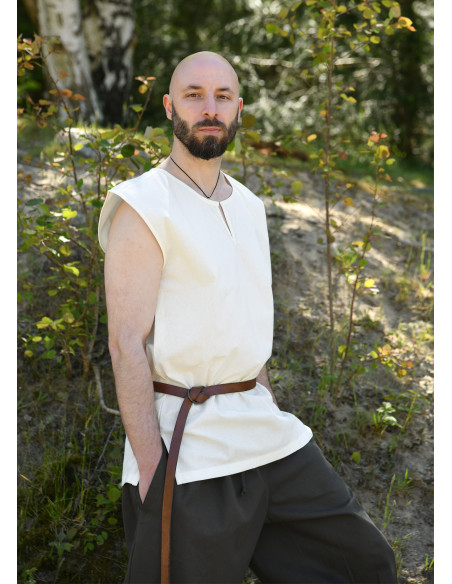 Túnica medieval sem mangas modelo...
