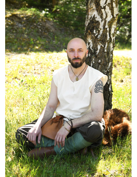 Túnica medieval sem mangas modelo...