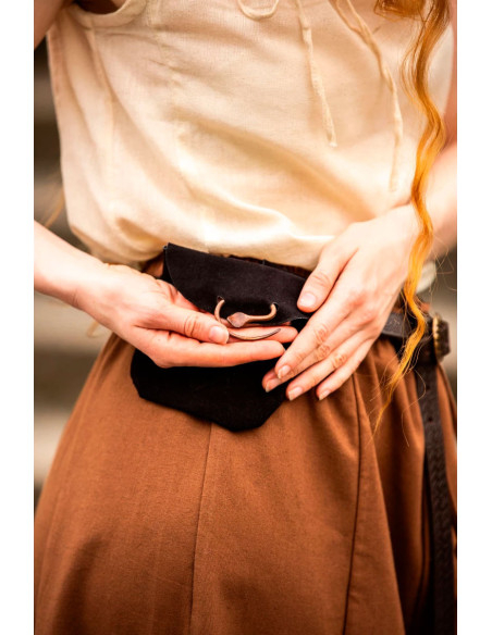 Bolsa medieval com fivela de cobra...