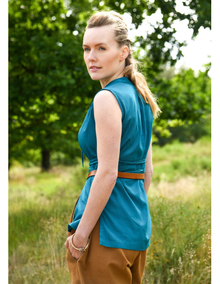 Blusa medieval modelo Levke em...