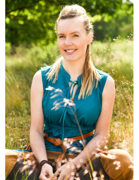 Blusa medieval modelo Levke em...