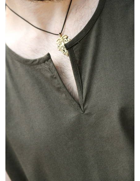 Túnica medieval sem mangas modelo...