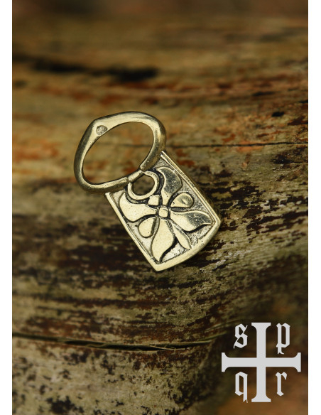 Fivela de cinto medieval em latão...