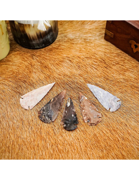 Ponta de flecha feita à mão em pedra...