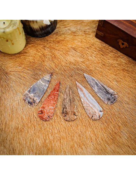 Ponta de flecha feita à mão em pedra...