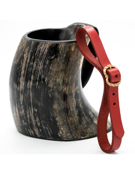 Jarro medieval com pulseira de couro...